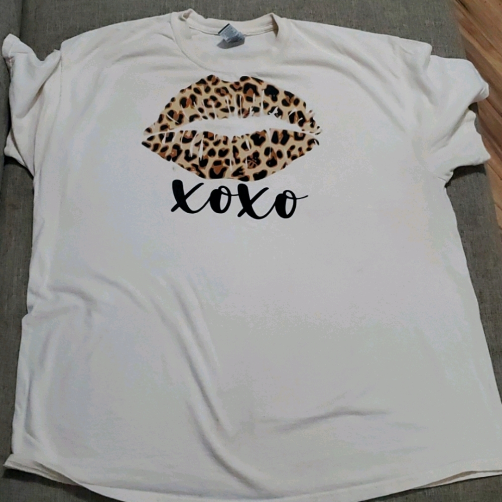 🔥5 for $25🔥Lips tshirt